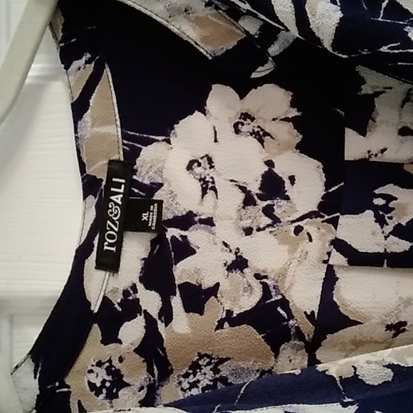 Floral Navy and White Women's Top - Picture 2 of 5